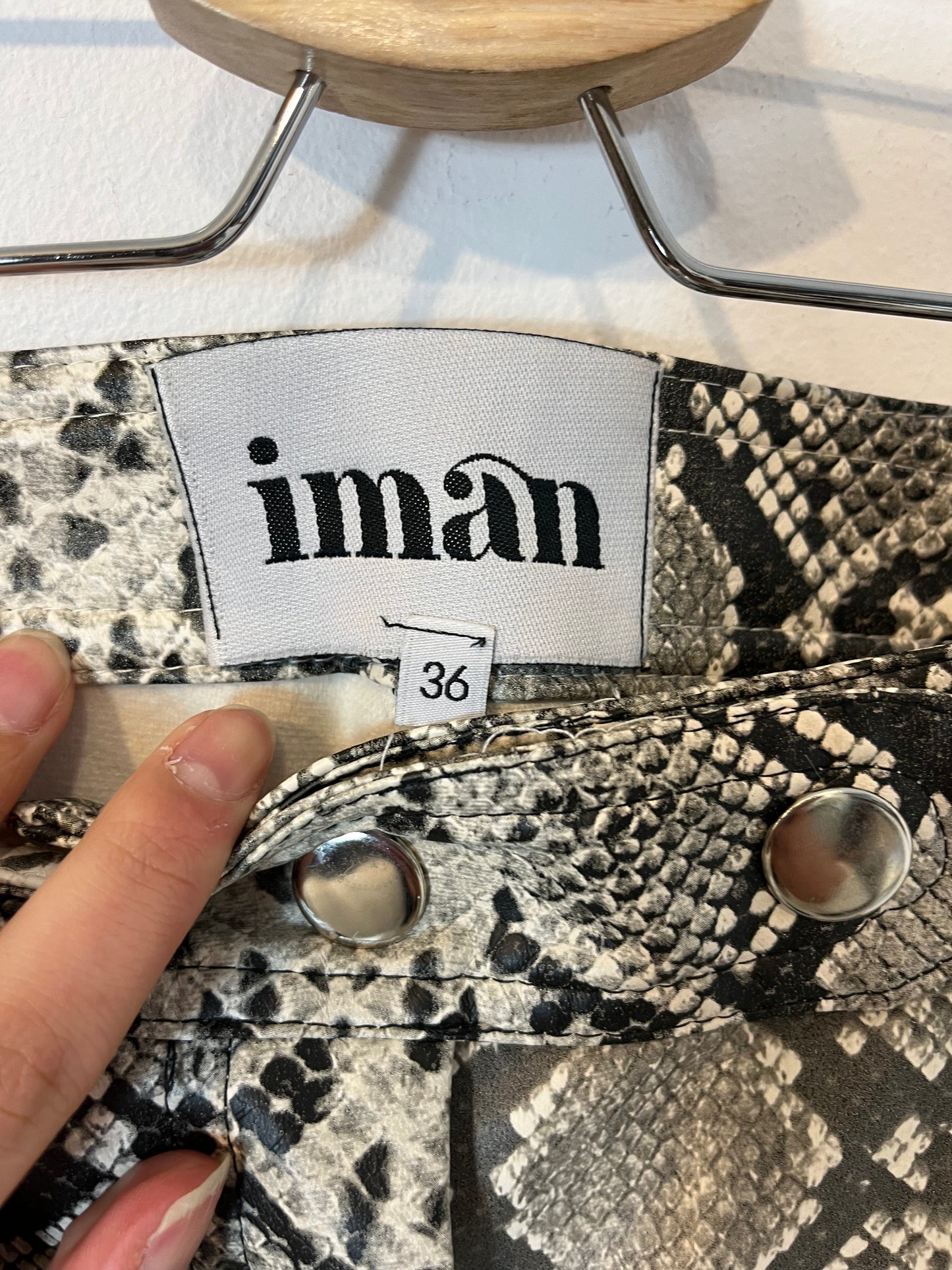 IMAN. Pantalón animal print T.s