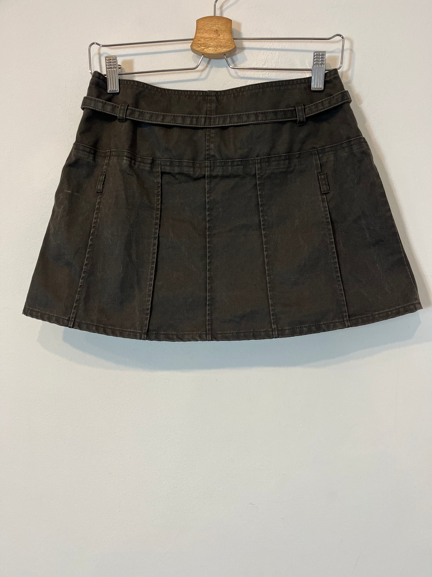 ZARA. Waxed grey short skirt Ts