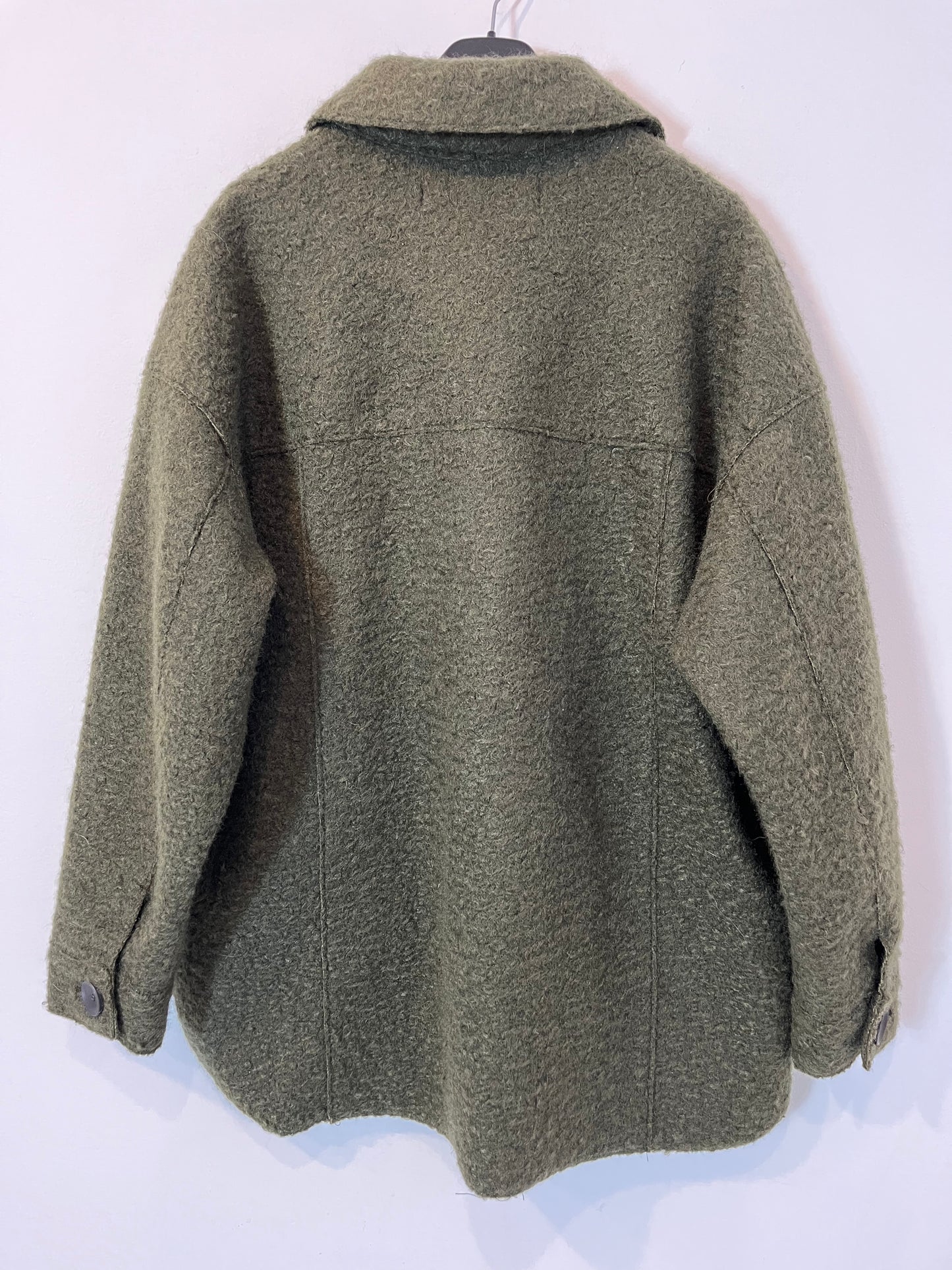 ZARA. Chaqueta verde textura