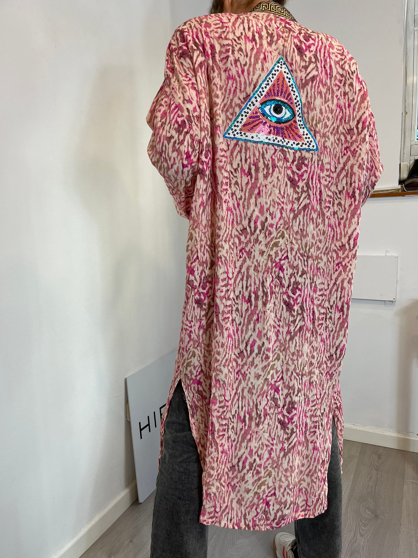 CATUCA. Kimono estampado detalle espalda. T M/L