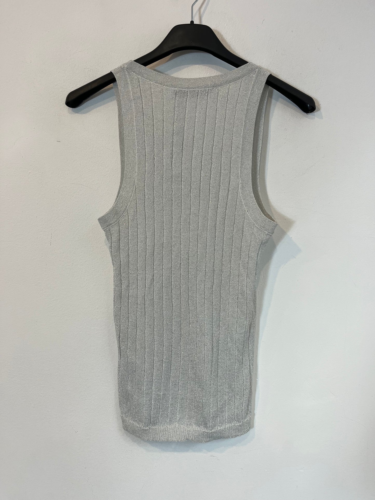 ZARA. Top canalé plateado T.xs