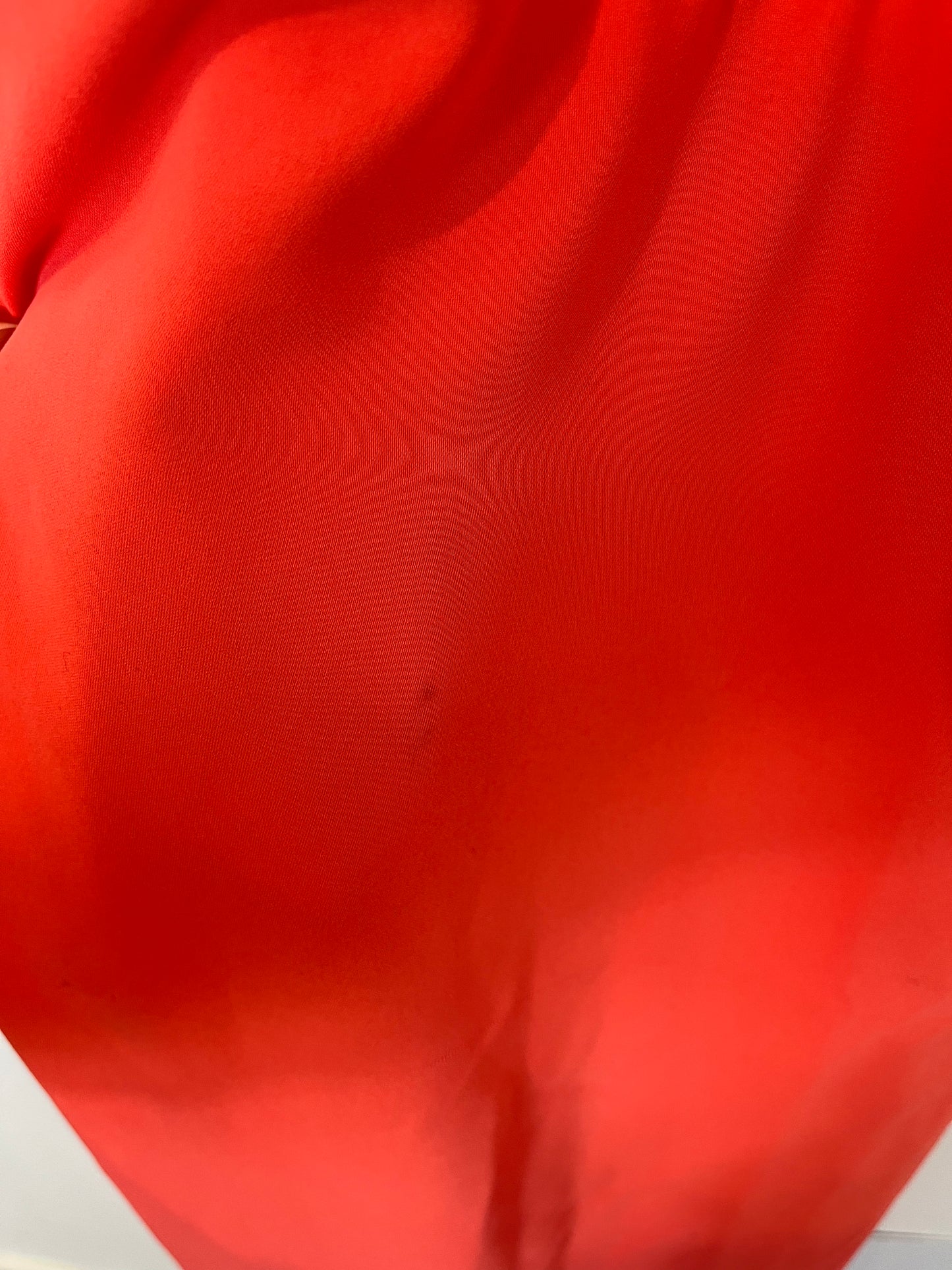 PEDRO DEL HIERRO. Vestido largo coral detalle escote. T S