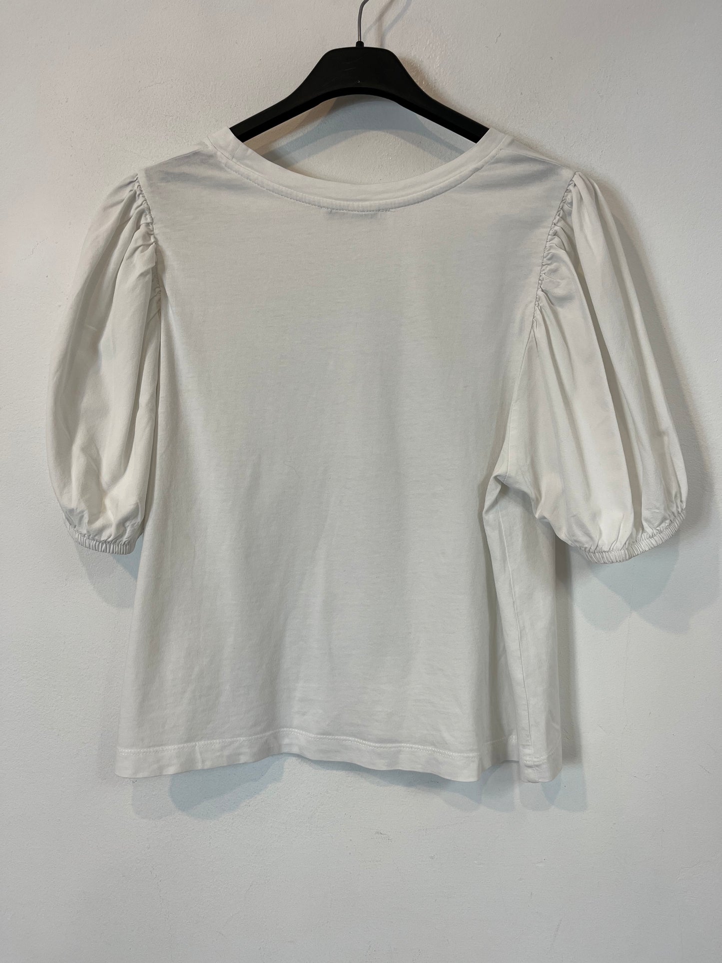 ZARA. Camiseta blanca manga textura. T M