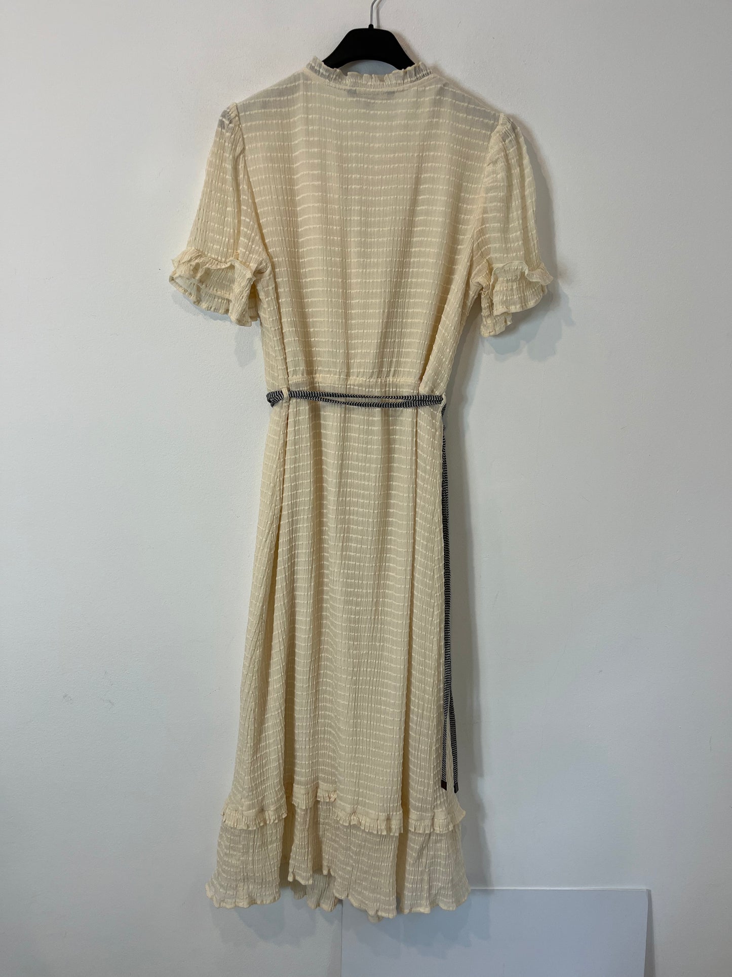 CORTEFIEL. Vestido textura detalle cinturón. T.S