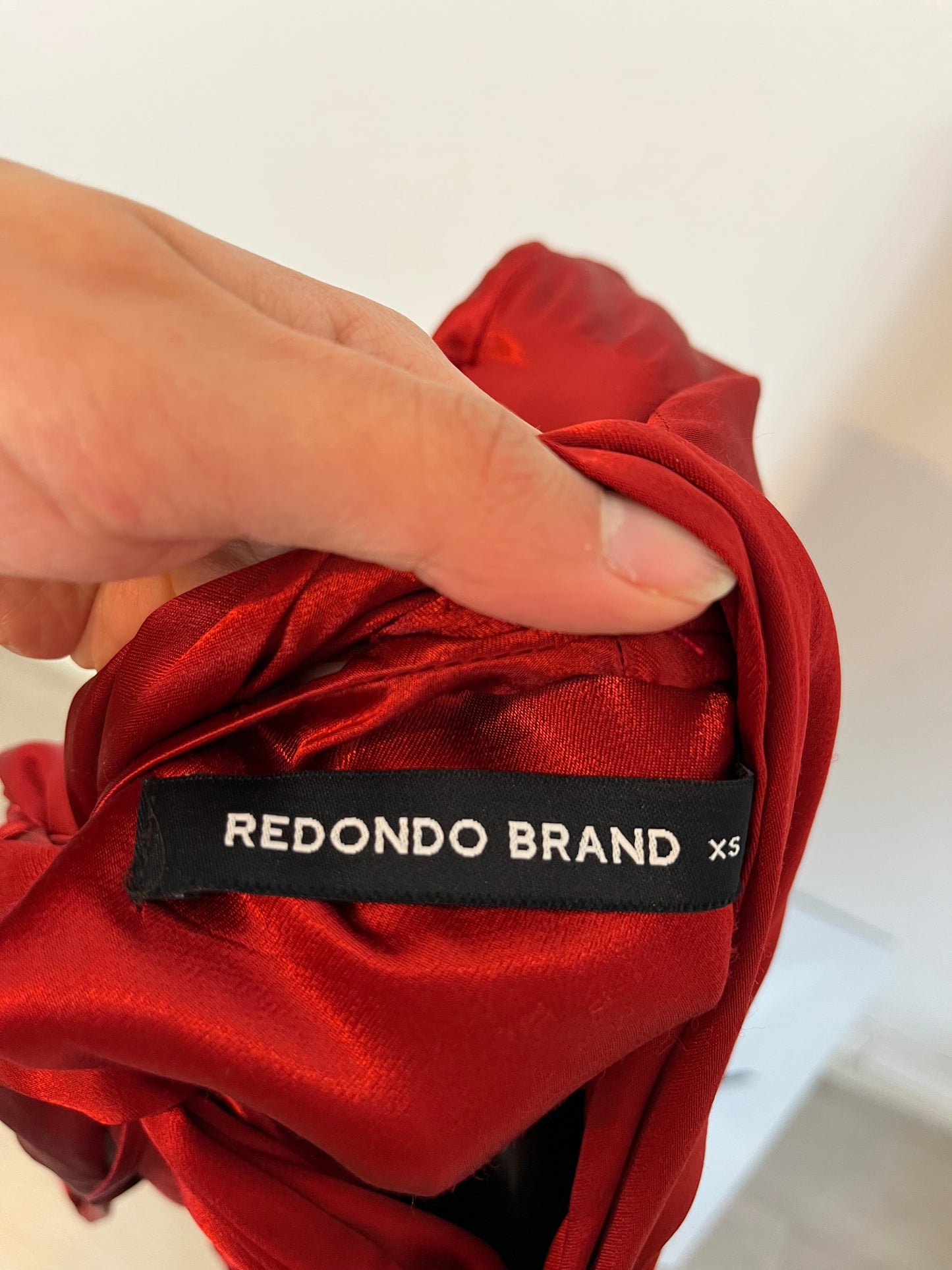 REDONDO BRAND. Blusa satinada lazada. T XS