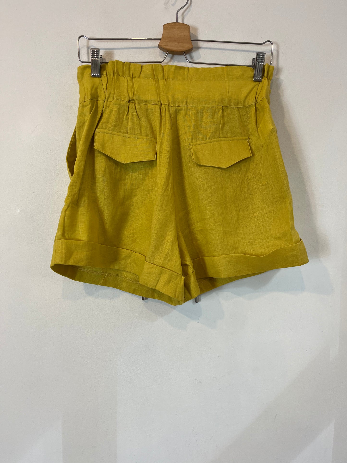 MANGO. Bermuda lino pistacho. T M