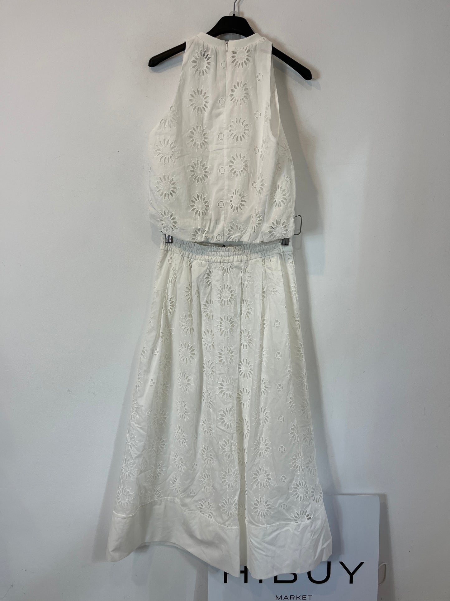 ZARA. Conjunto top y falda blanco troquelado. T XS