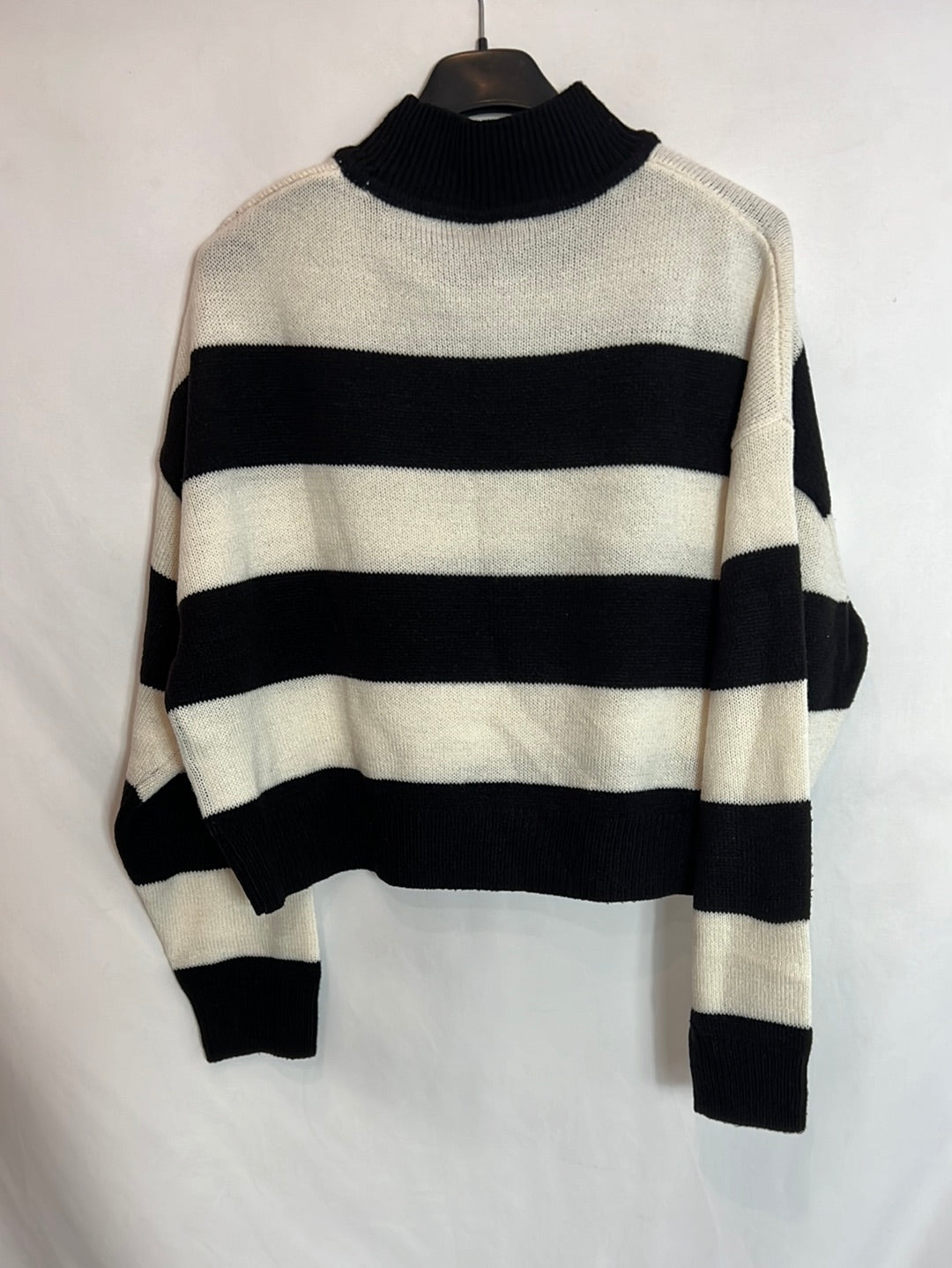 H&M. Jersey finito rayas T.m