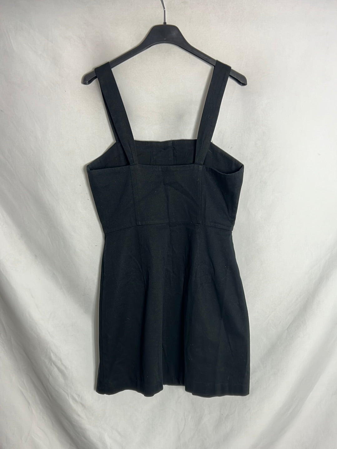 MANGO. Vestido negro textura abotonado. T M