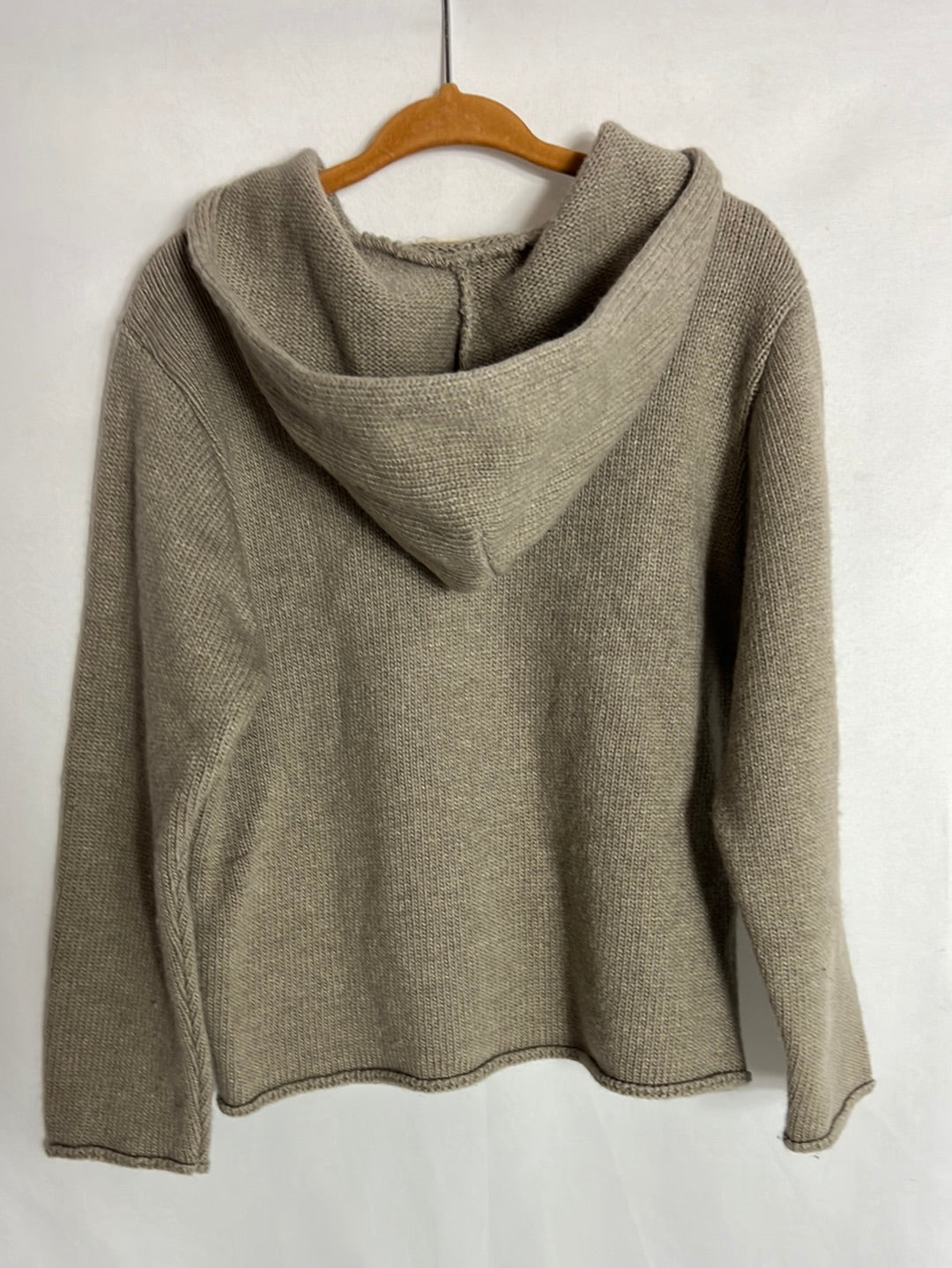 NÍCOLI. Jersey marrón capucha. T 4 años