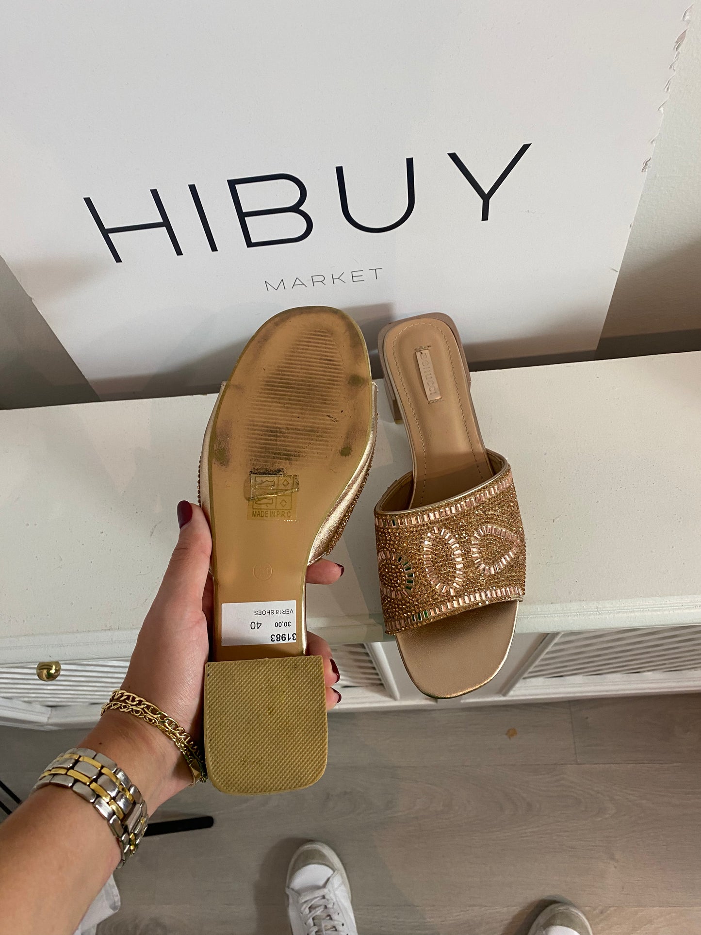 BELLUCCI. Sandalias tacón con brillantes. T.40