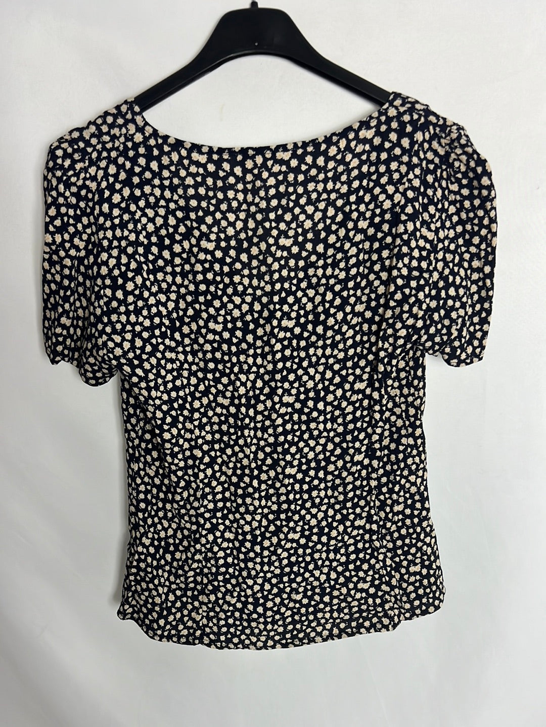 MANGO. Camisa manga corta estampado de flores. T.s