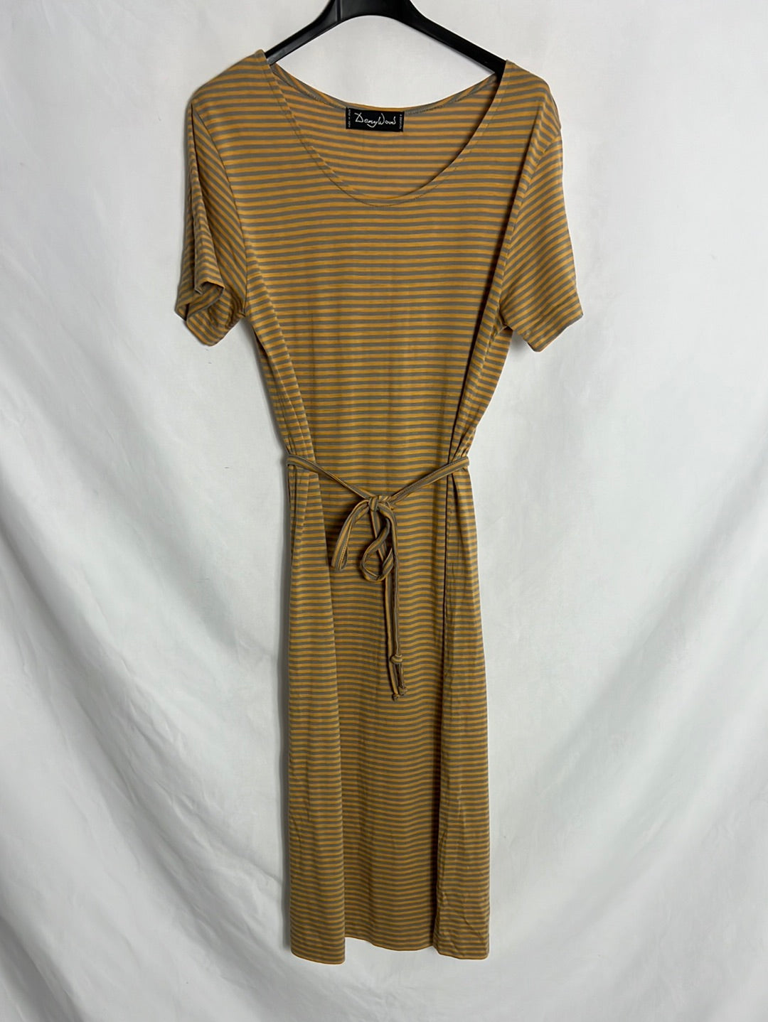 DENY WOOD. Vestido midi pegado rayas. T.L