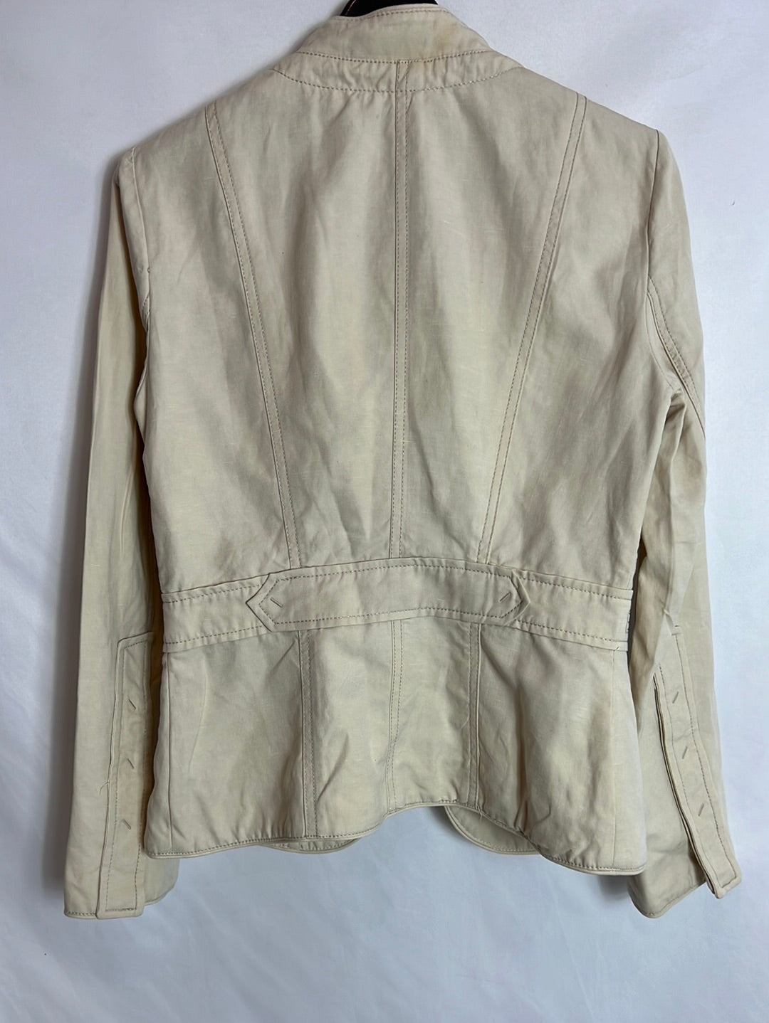 ZARA. Chaqueta beige corchetes. T XS
