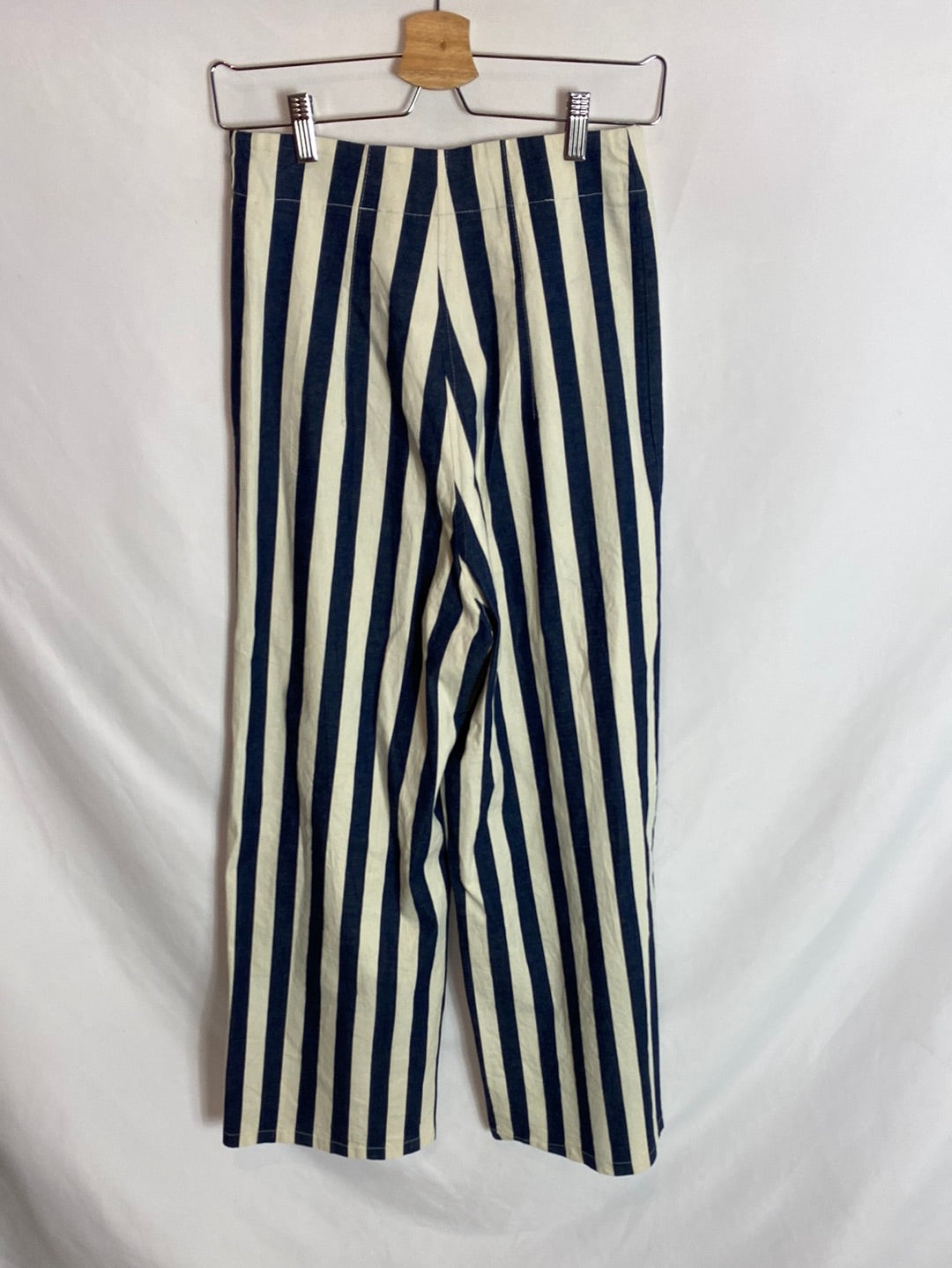 OTHERS. Striped straight-leg trousers. TS