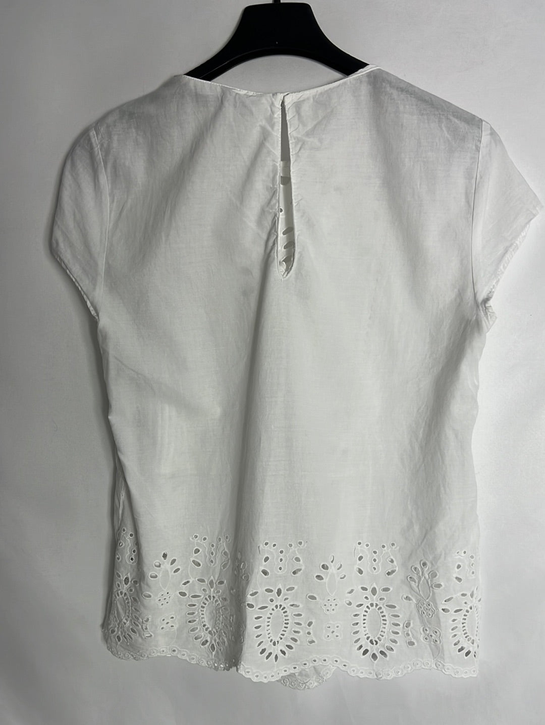 ZARA. Top blanco troquelado. T S