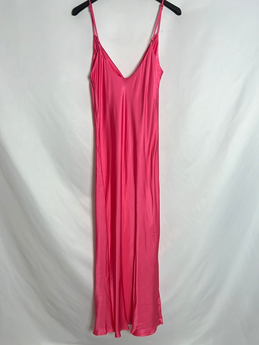 ZARA. Vestido midi rosa satinado. T S