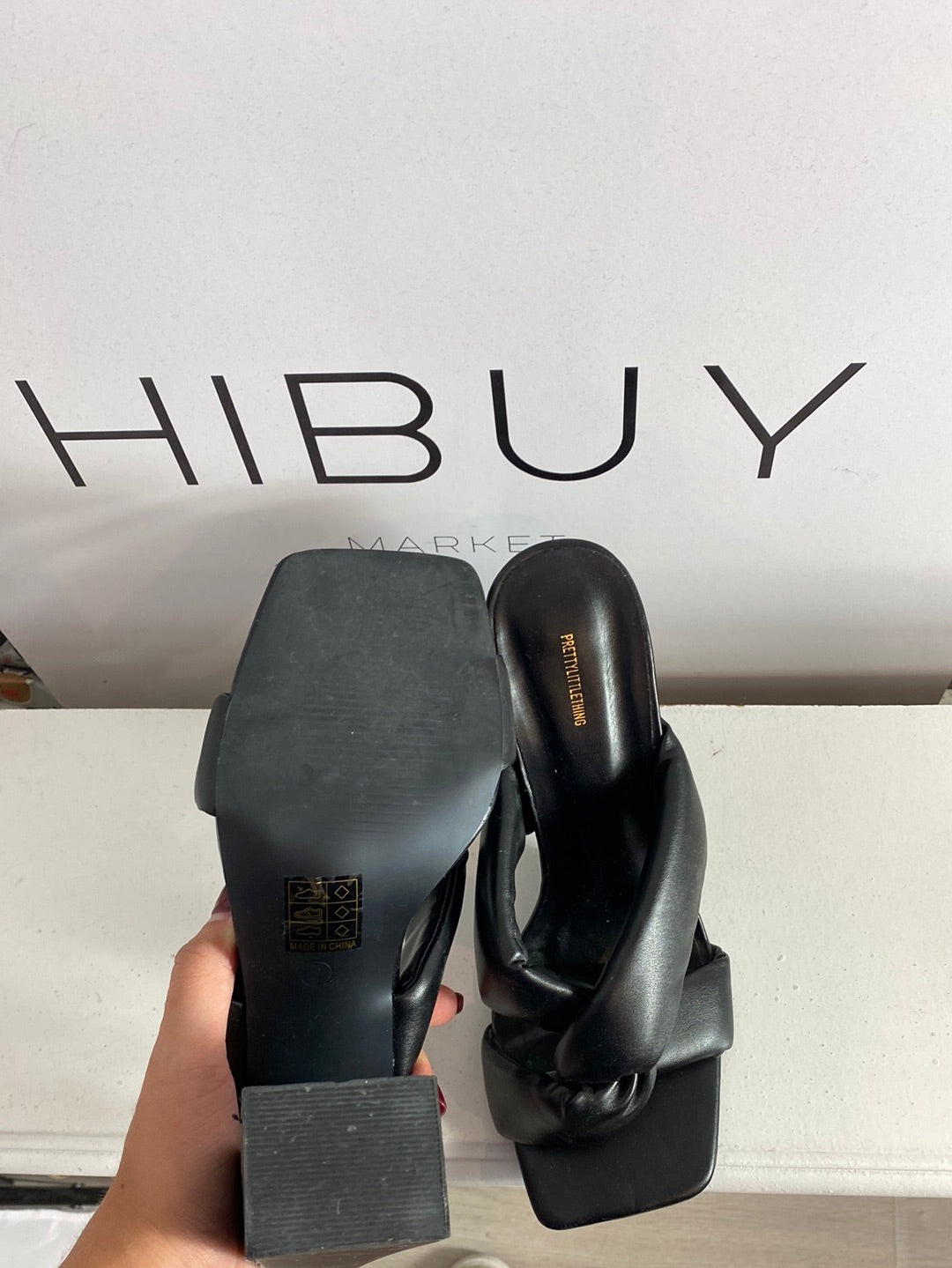 PRETTY LITTLE THING. Sandalias tacón negras. T.6us(36-37)