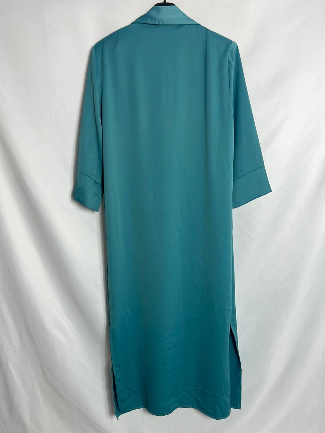 MARIA VALDES. Chaqueta larga fluida satinada. T M