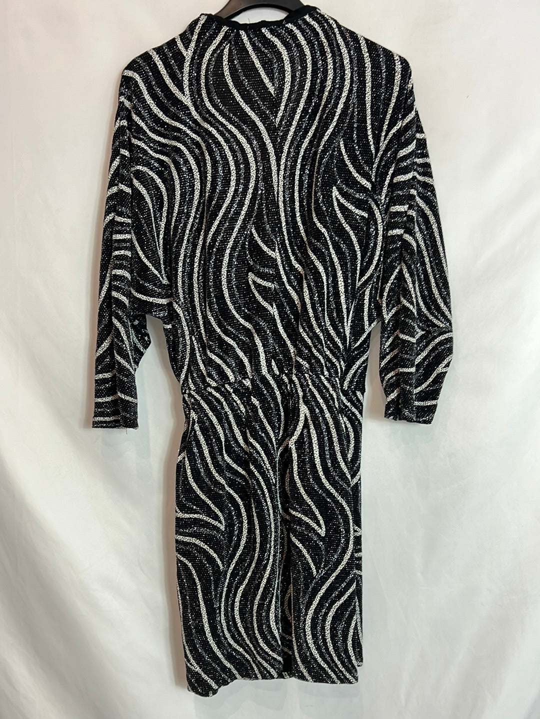 ZARA. Vestido negro hilos plateados. T S