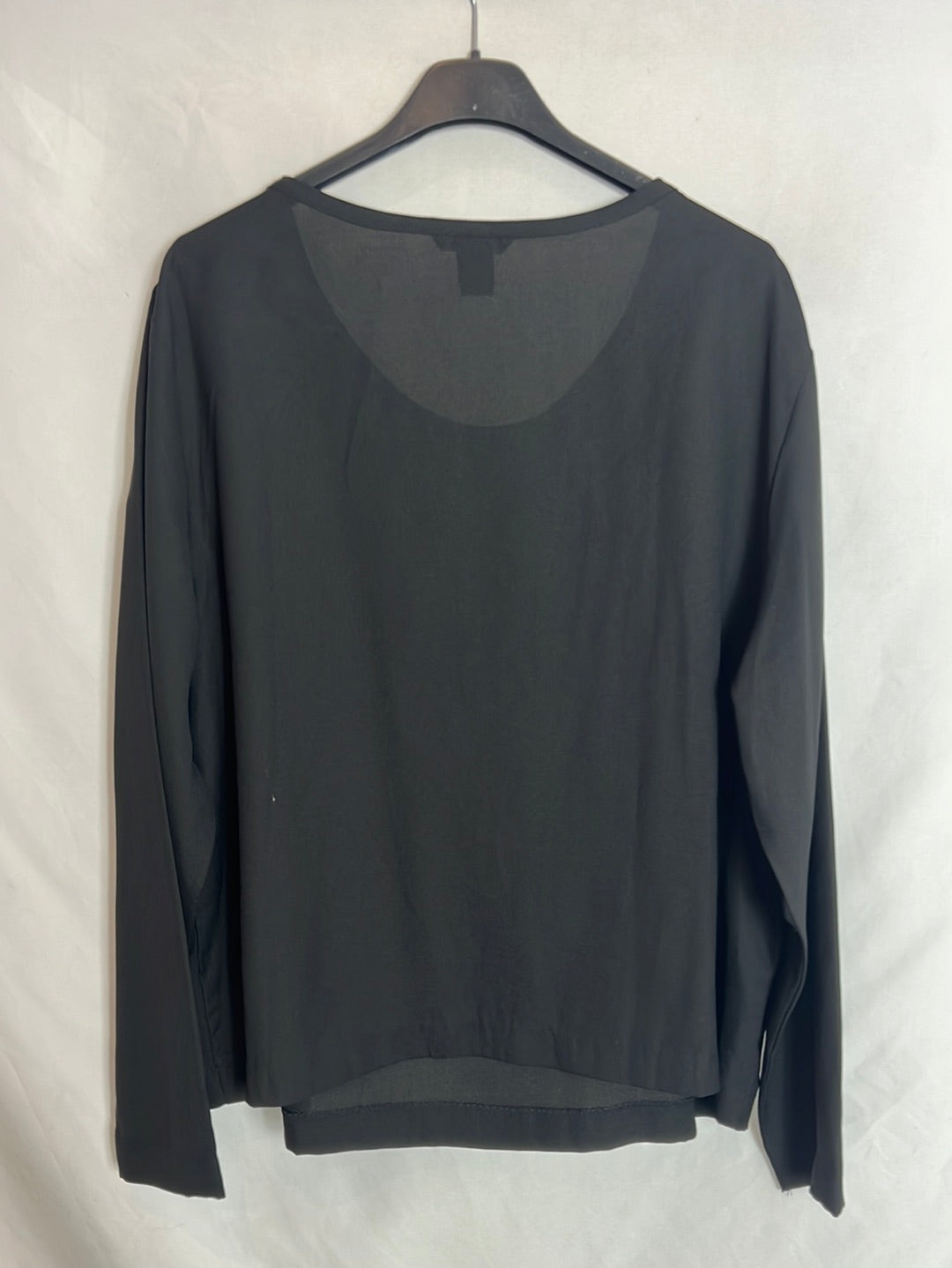 H&M. Black beaded insect blouse. Size 46 (XL)