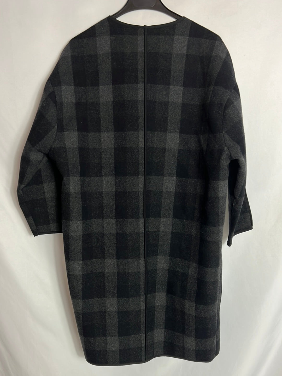 TOPSHOP. Abrigo fino cuadros negros y grises. T 36