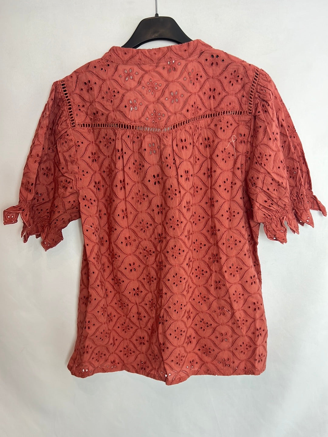 BA&SH. Die-cut short sleeve blouse. T 1 (36)