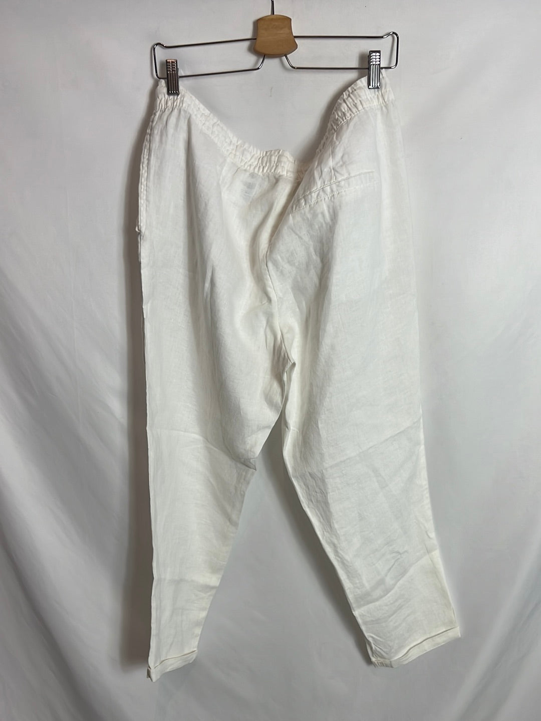 H&M. Off-white linen trousers. Size 46