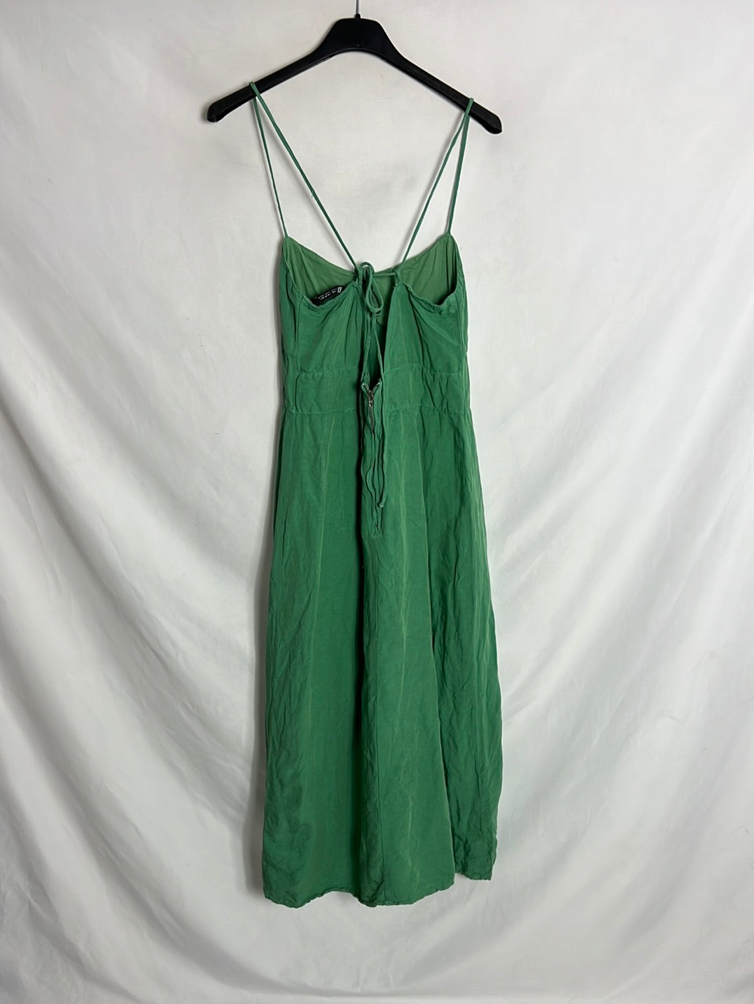 ZARA. Vestido verde midi efecto lino. T M