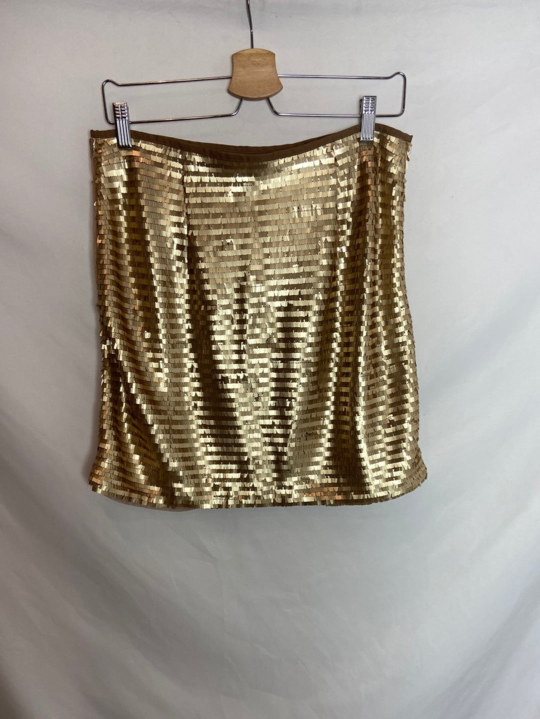 H&M. Golden sequin skirt S. 40