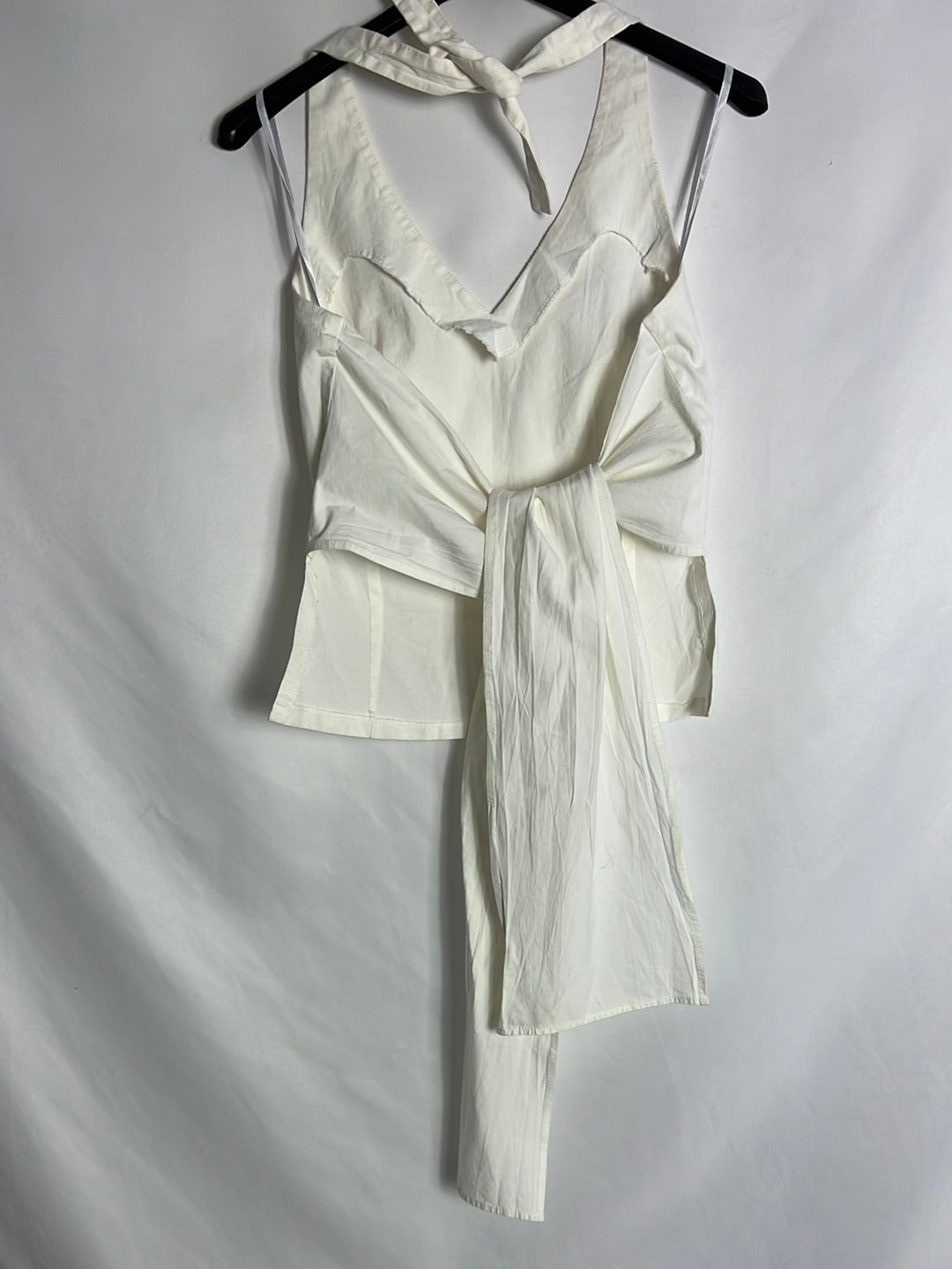 CORDON. Top blanco lazada cuello y espalda. T 40