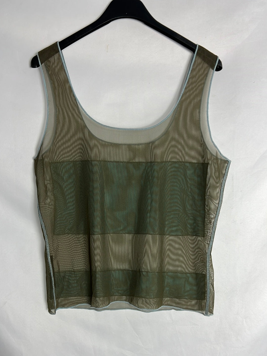 OTHERS. Two-tone mesh top. TS/M