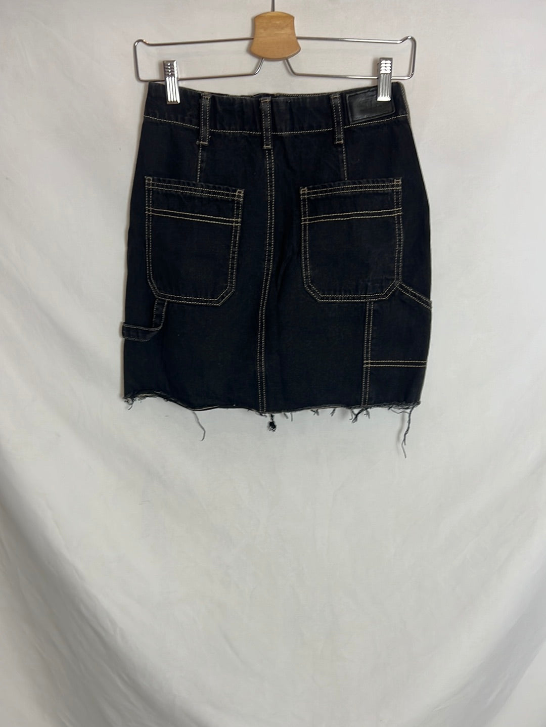 STRADIVARIUS.Falda denim costuras T.36