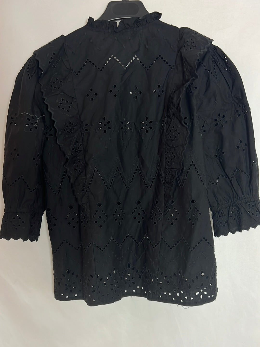 ZARA. Die-cut black blouse. T XS