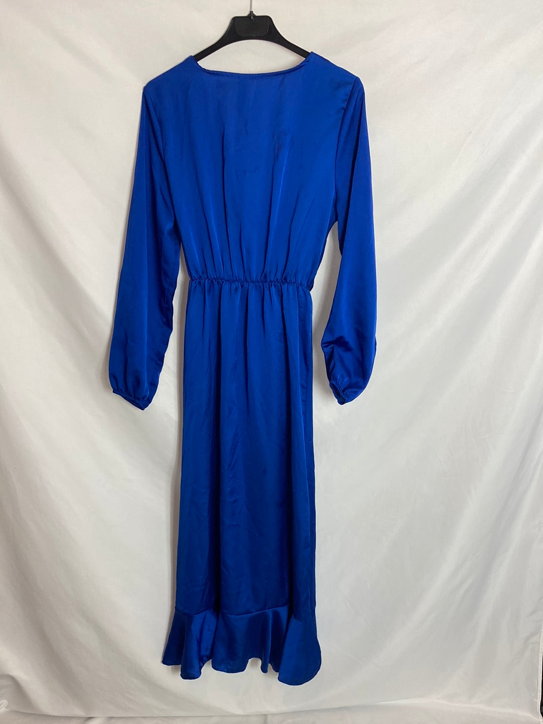 NEW COLLECTION. Vestido midi satinado azul. T.S