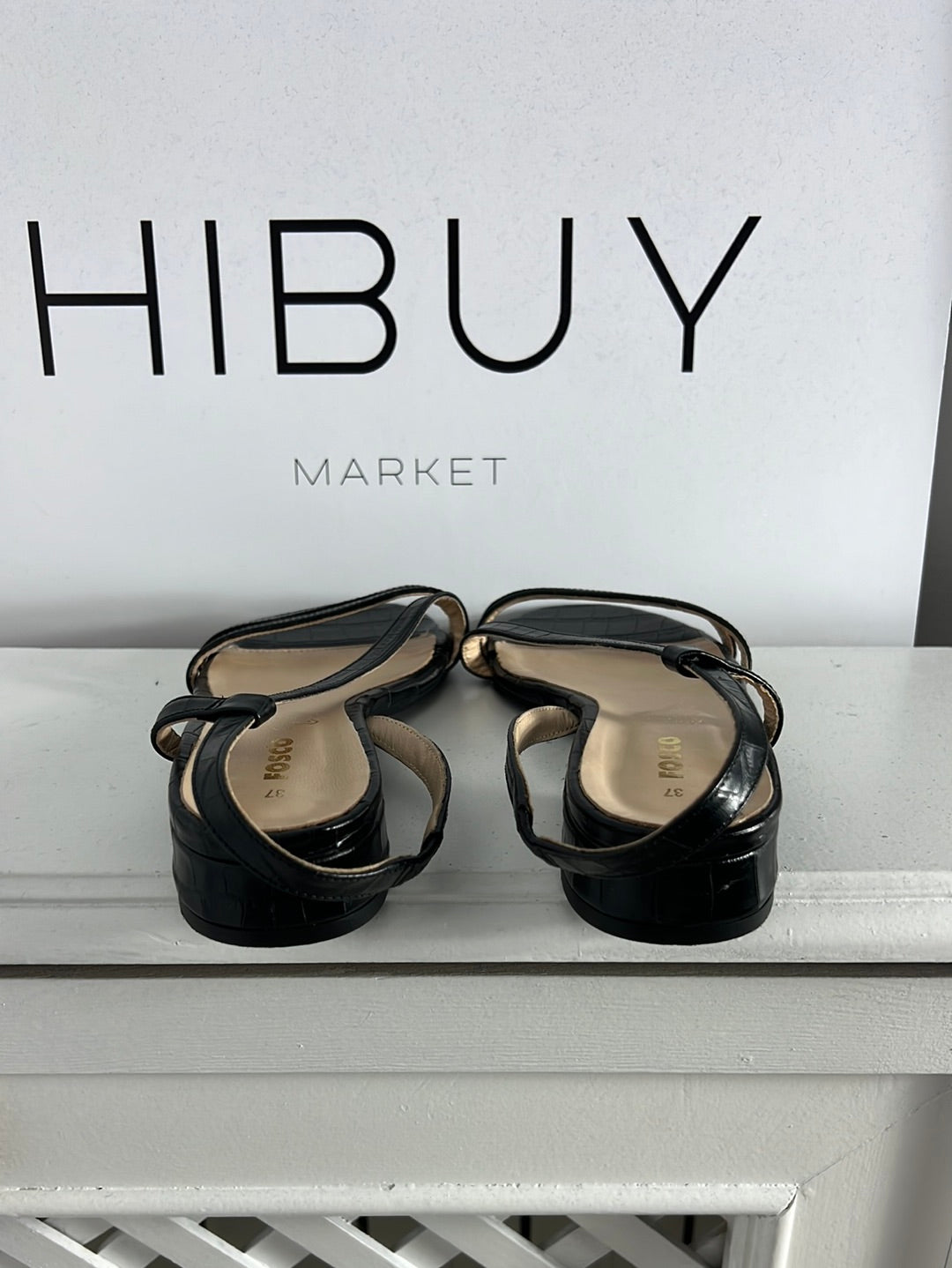 FOSCO. Sandalia plana piel negra. T 37