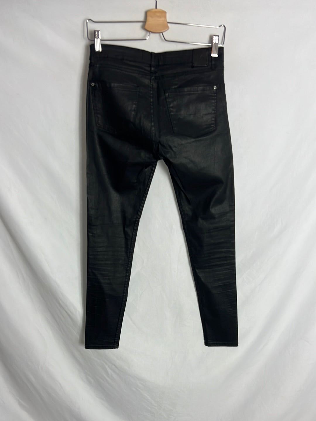 MANGO. Waxed skinny pants. Size 38