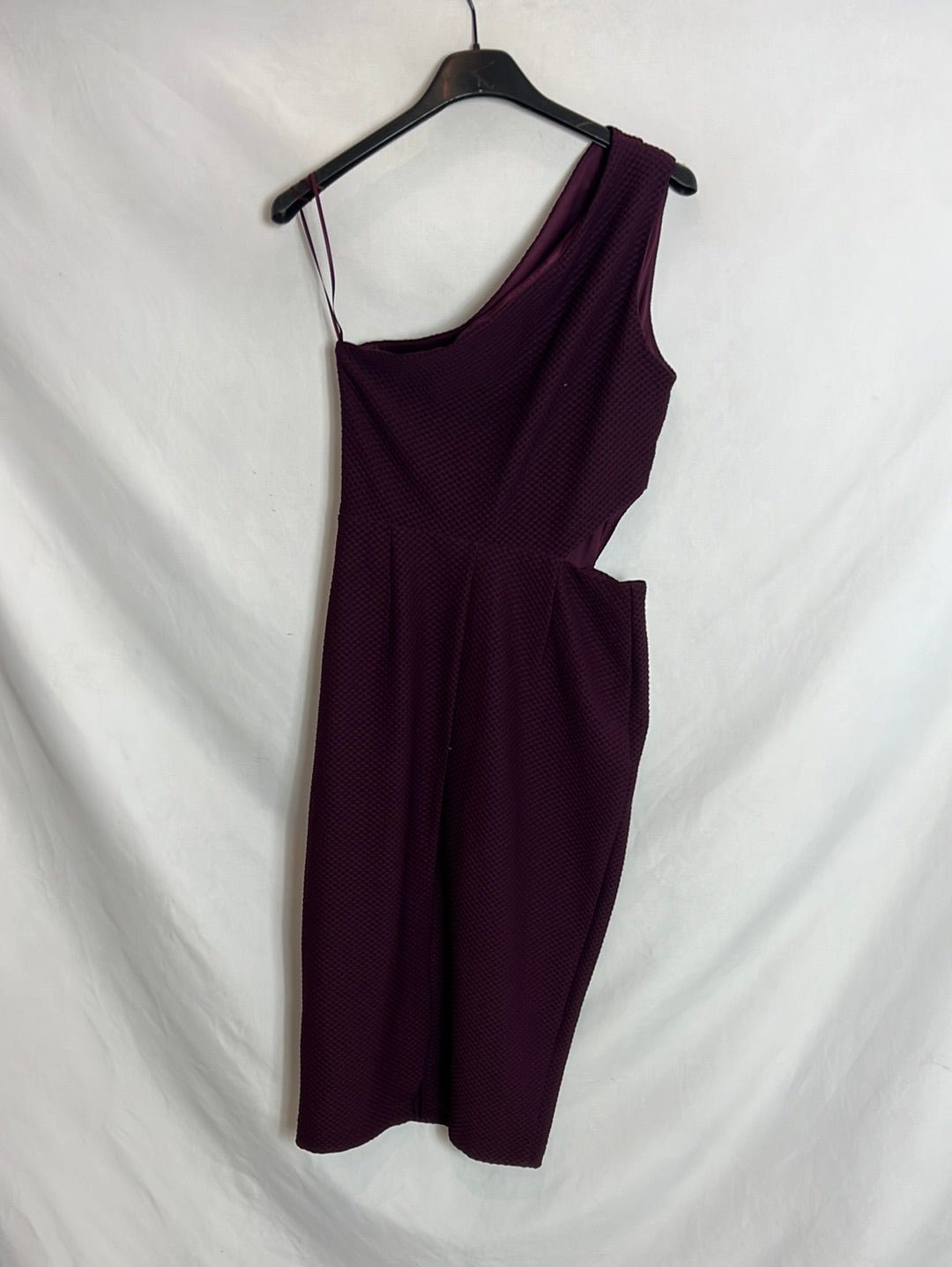 ASOS. Vestido midi color berenjena aperturas. T 36