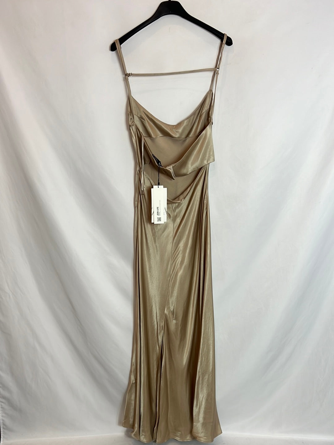 ZARA. Long champagne-colored satin dress. TM