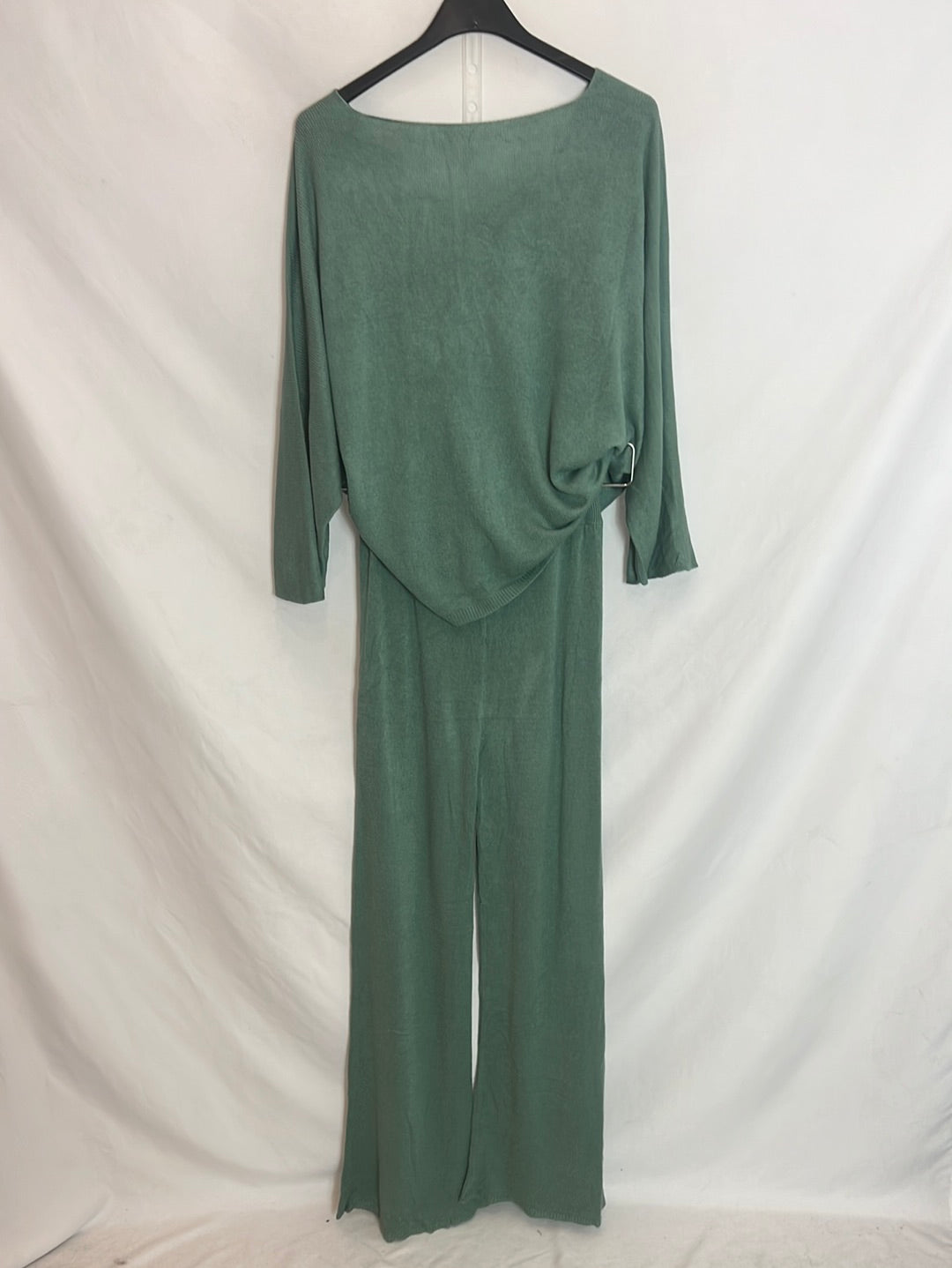 OTRAS. Total look punto verde agua. T.S