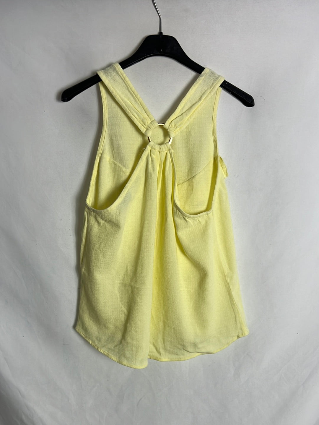ATHENEA. Top cuello halter amarillo. T M