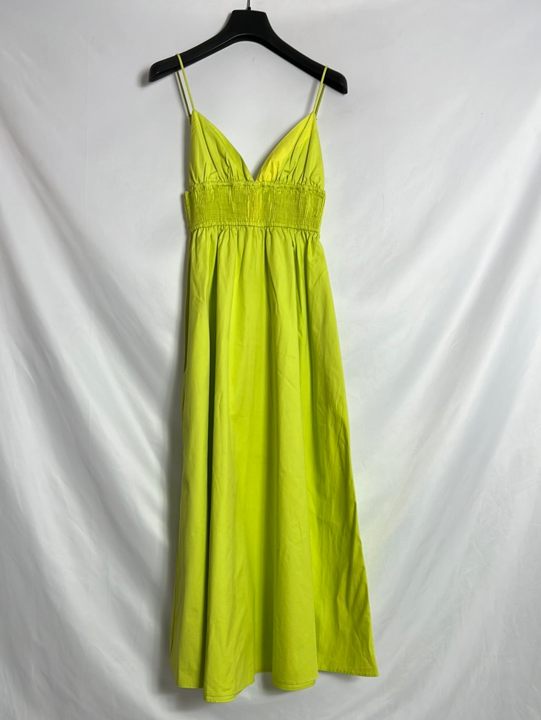 ZARA. Lime-colored midi dress. TS (TARA) Hibuy market ZARA. Lime-colored midi dress. TS (TARA) Hibuy market