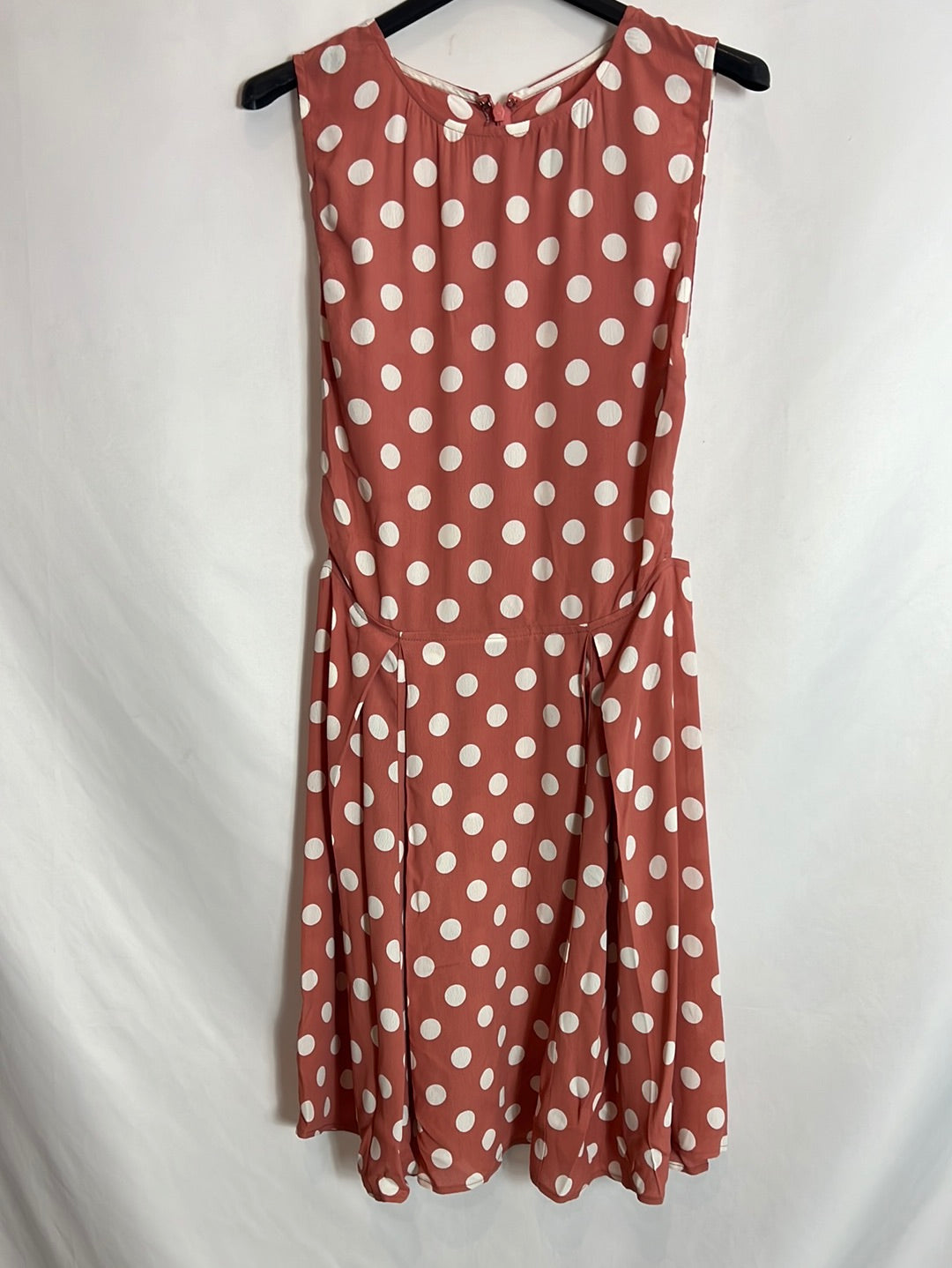 REFORMATION. Short polka dot dress with slits. Size 4 (XS) Hibuy market REFORMATION. Short polka dot dress with slits. Size 4 (XS) Hibuy market