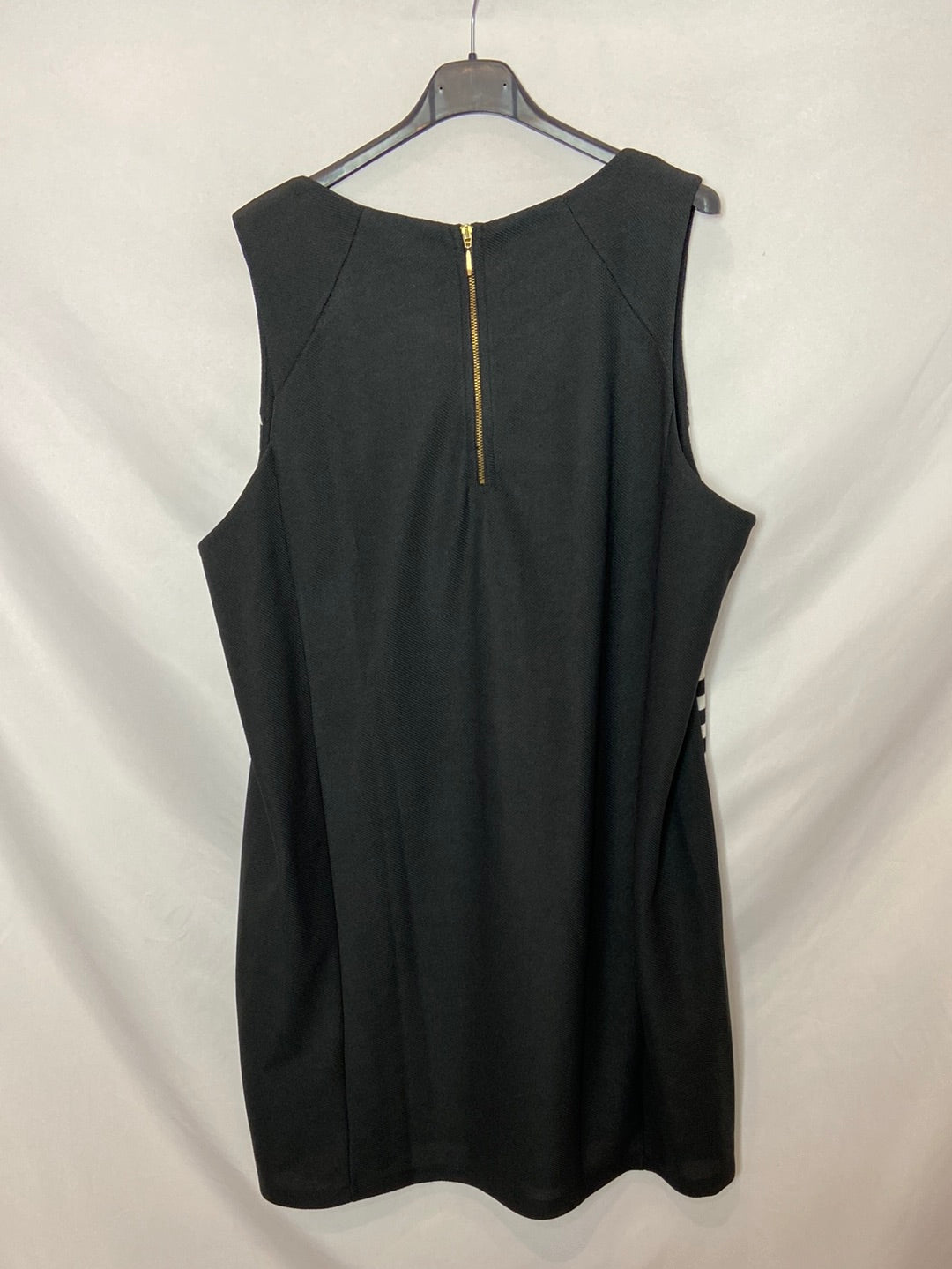 CORTEFIEL. Vestido negro sin mangas rayas blancas T. XXL