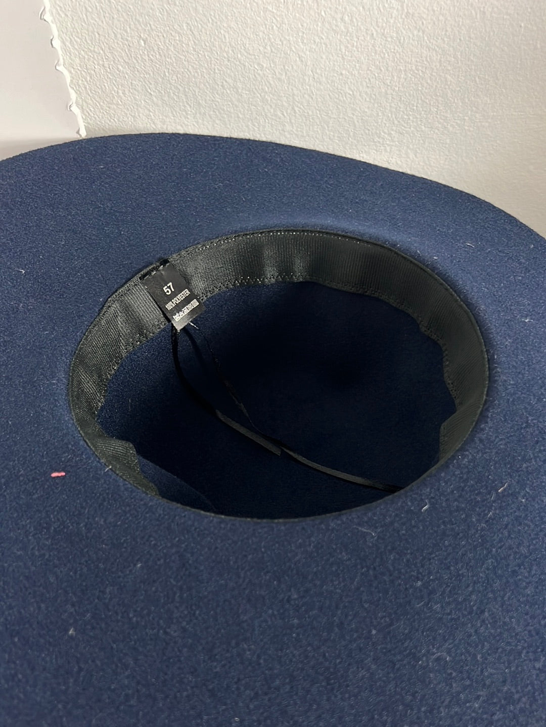 OTHERS. Blue hat with feather detail. T 57