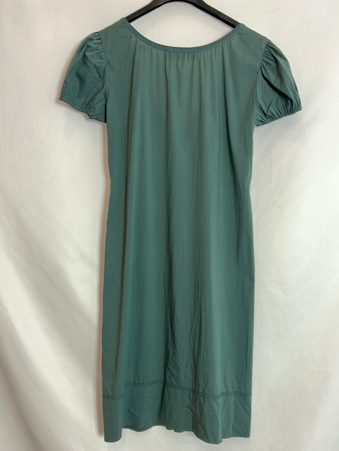KRISTINA TI. Short green dress with seam detail. Size 42 (M)