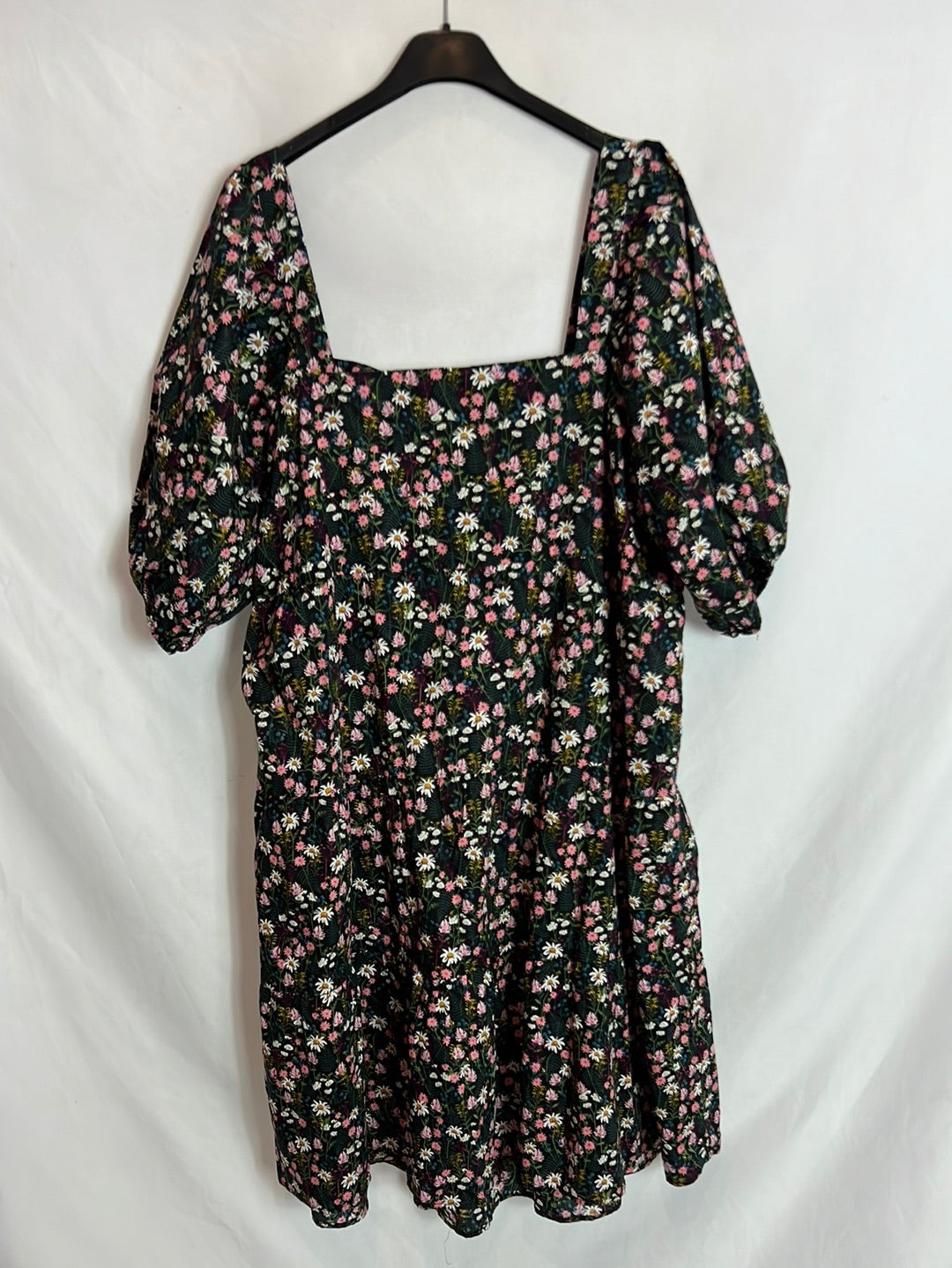 VIOLETA BY MANGO. Vestido corto negro flores manga farol. T XL