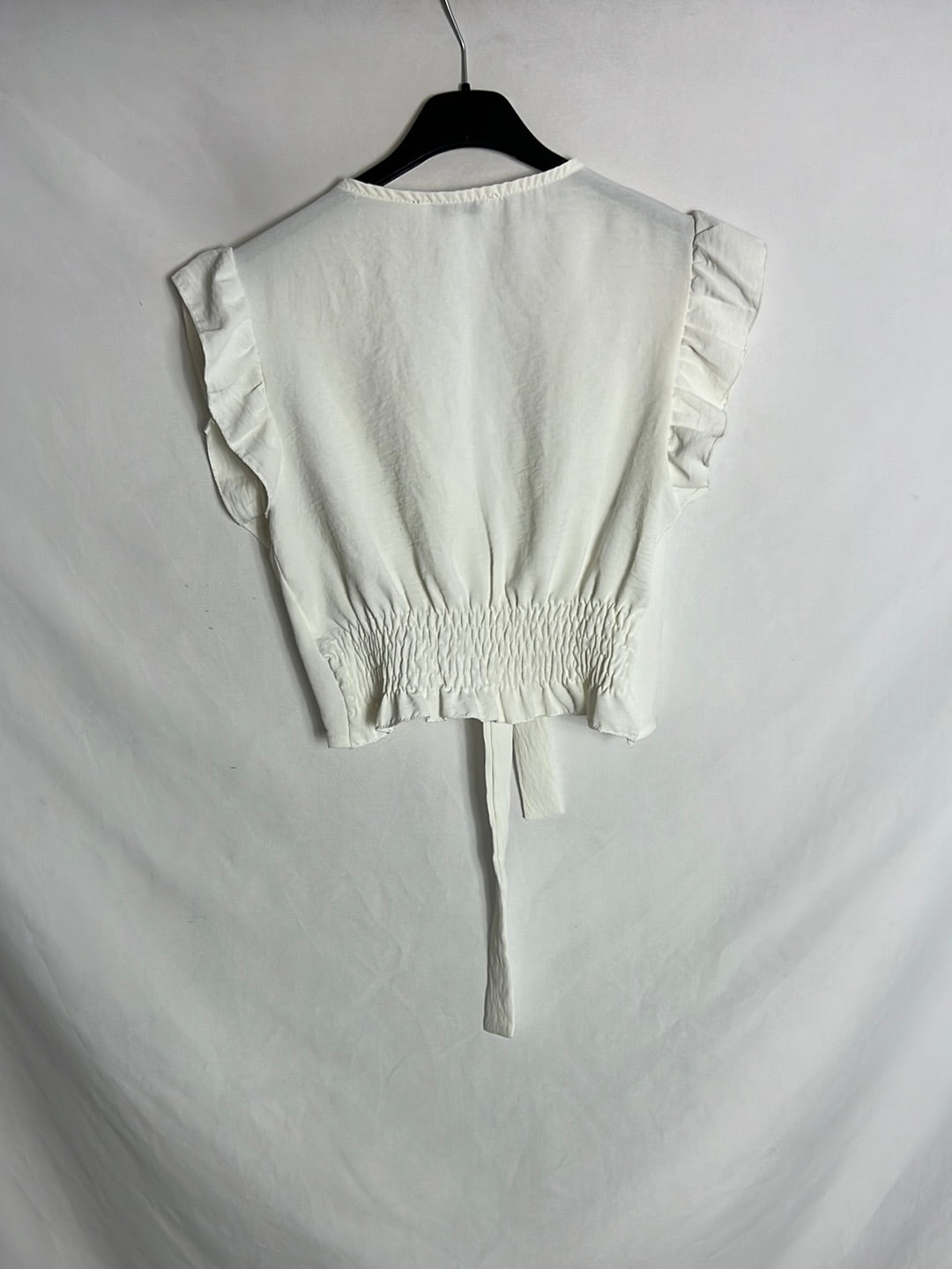 NEW COLLECTION. Top blanco corto arandela. T M