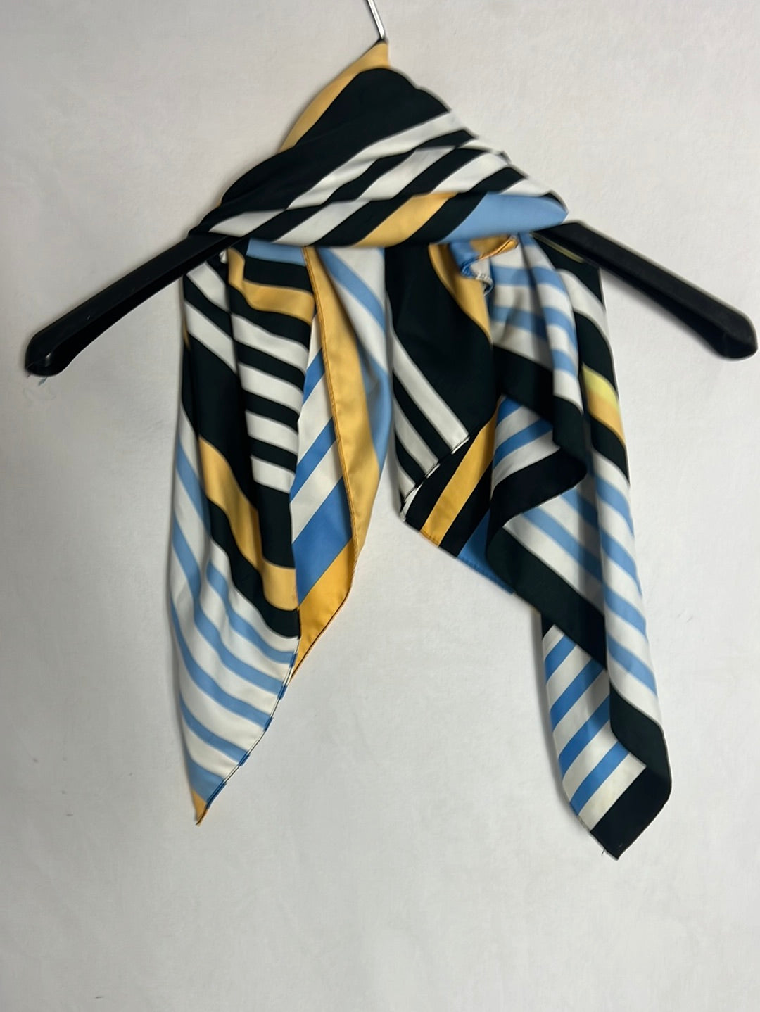 OTRAS. Pañuelo pequeño satinado rayas