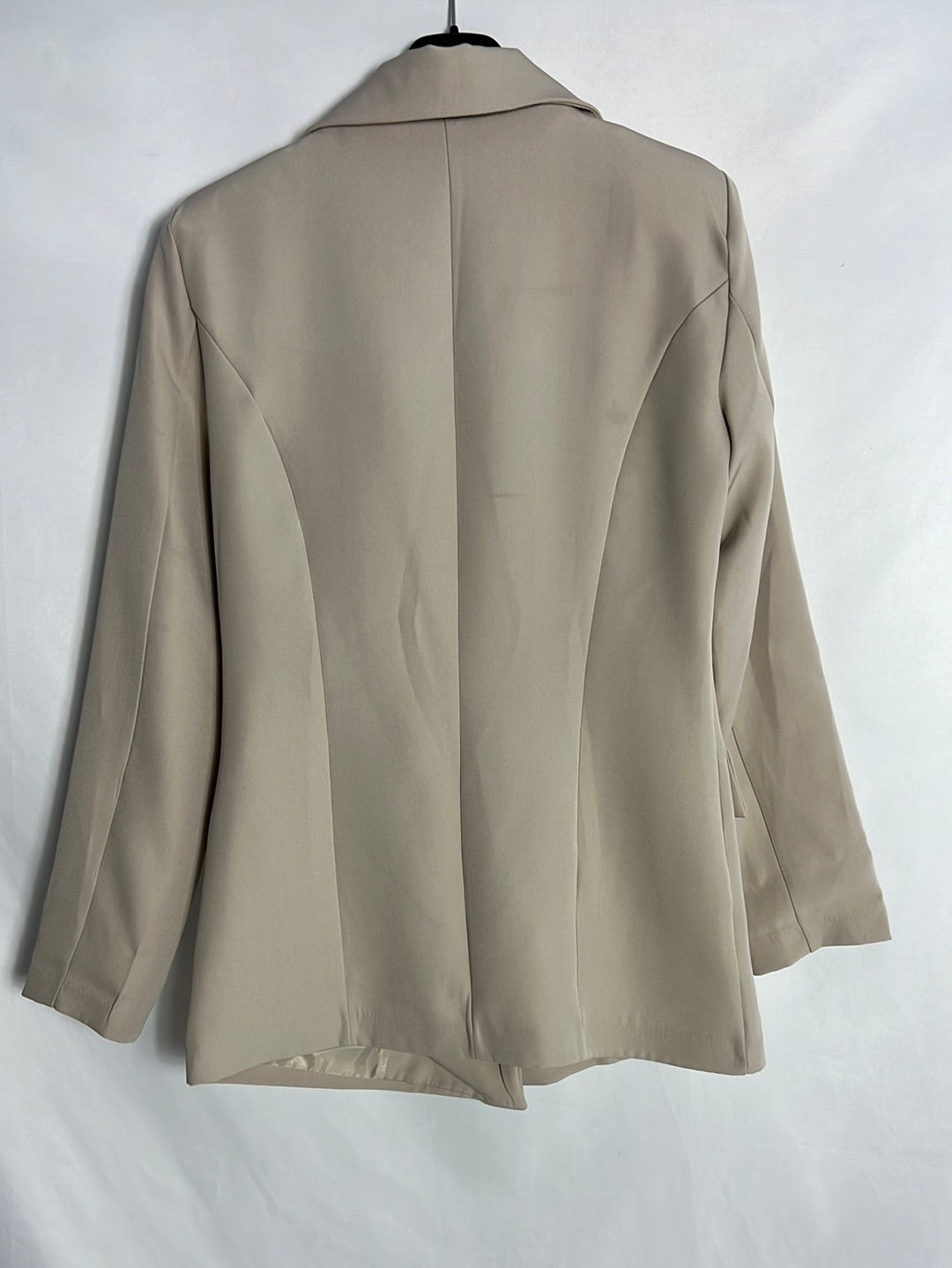 ARMONIAS. Blazer beige hombreras. T S